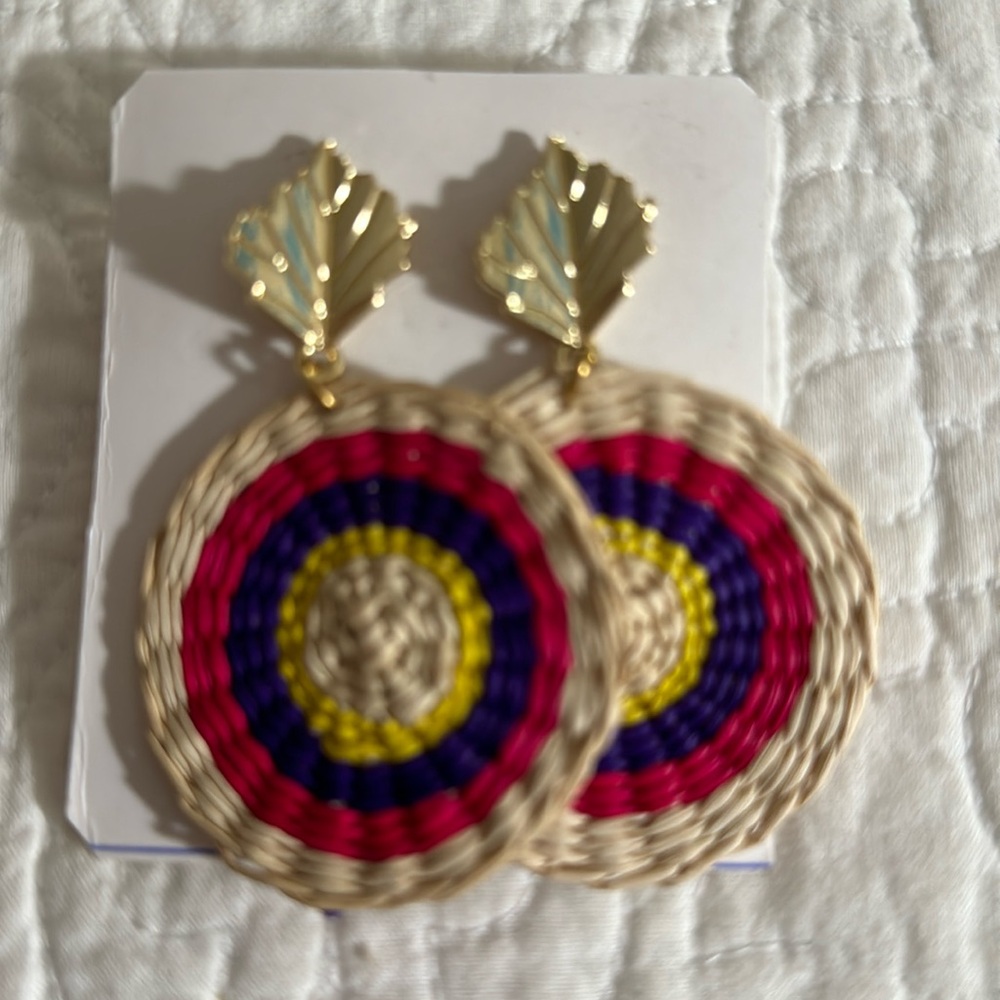 Beautiful earrings made of Paja Toquilla 100% straw weaved -made in Ecuador